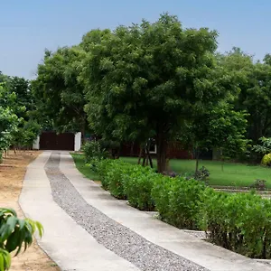 https://stayvista-at-idyllic-farmhouse-a-glasshouse.top-gurgaonhotels.com