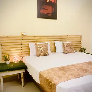 https://rudra_homestay.hotels-varanasi.com